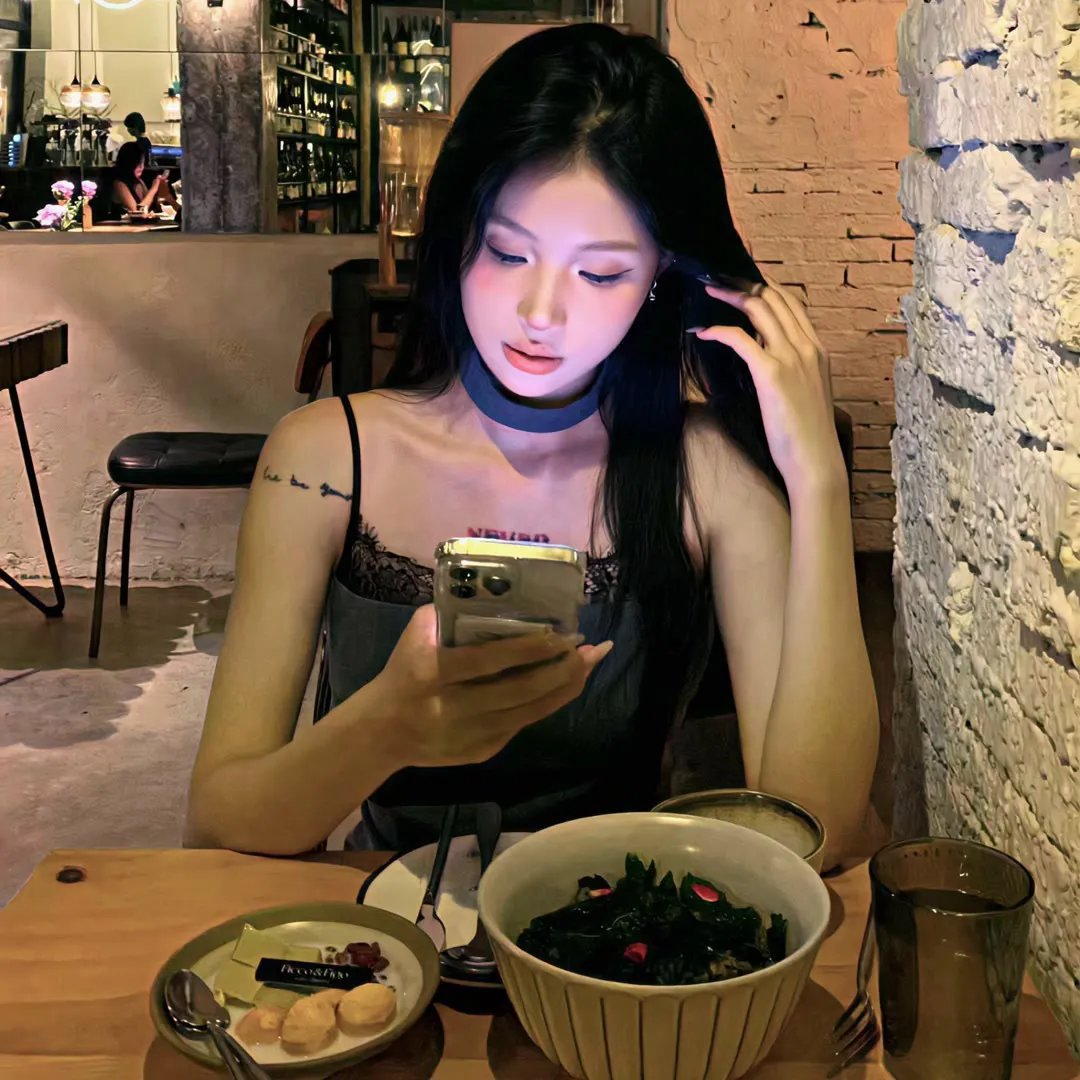 夏日天空的那匹红马